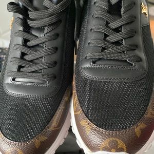 Mens Louis Vuitton sneakers